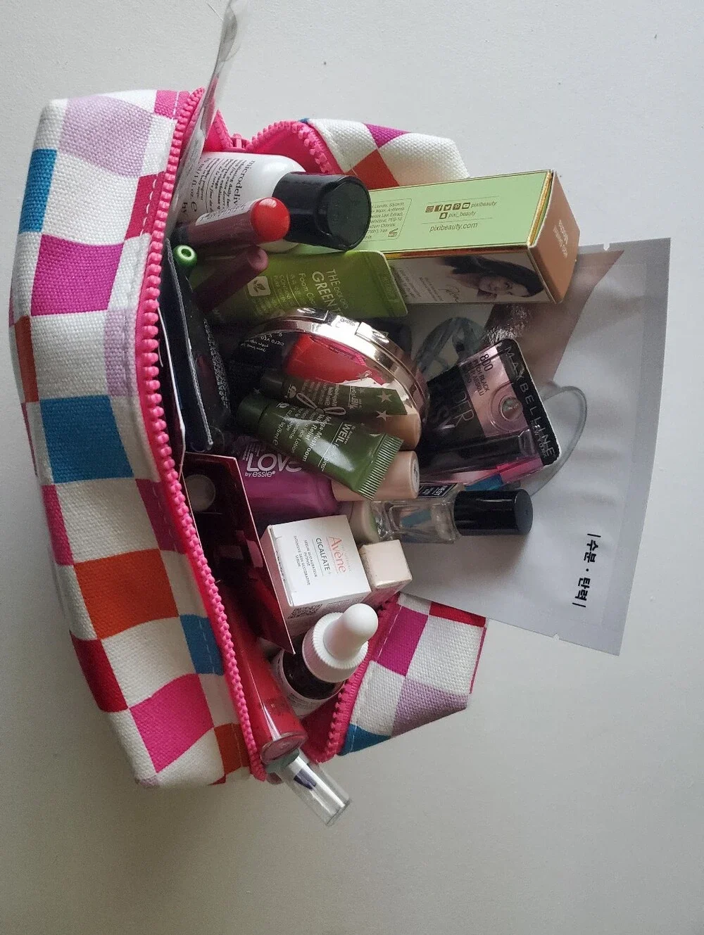 Bundle, Makeup & Skincare - Picture 8 of 9